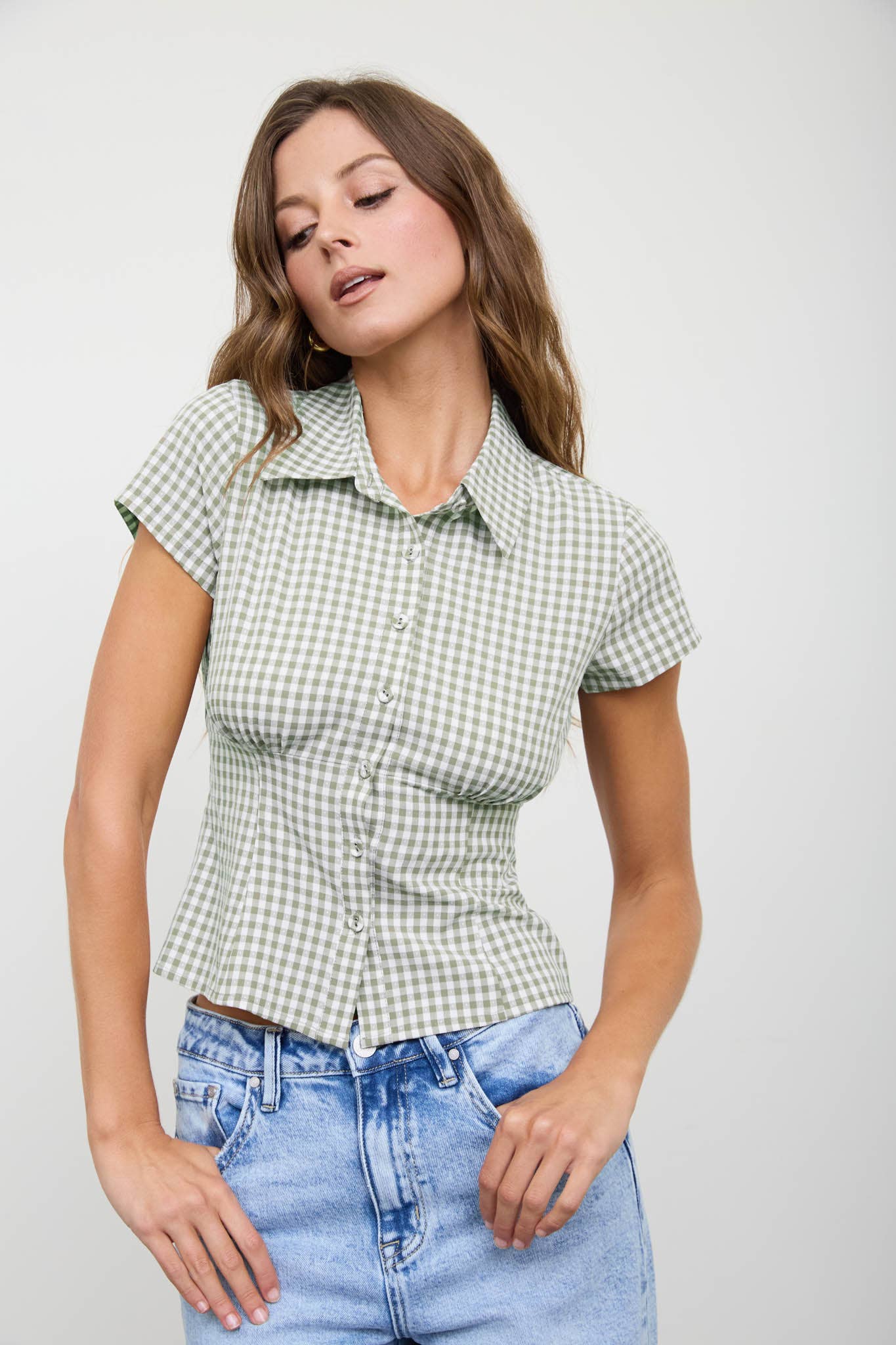 GINGHAM COLLARED SHORT SLEEVE CONTOURED TOP: BROWN