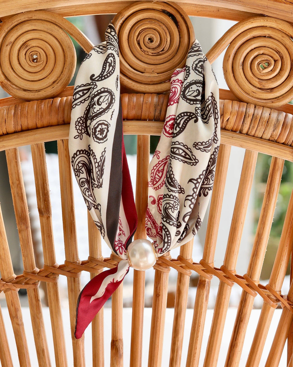 Robyn Magnetic Pearl Scarf Necklace BK CRIM Paisley: Default