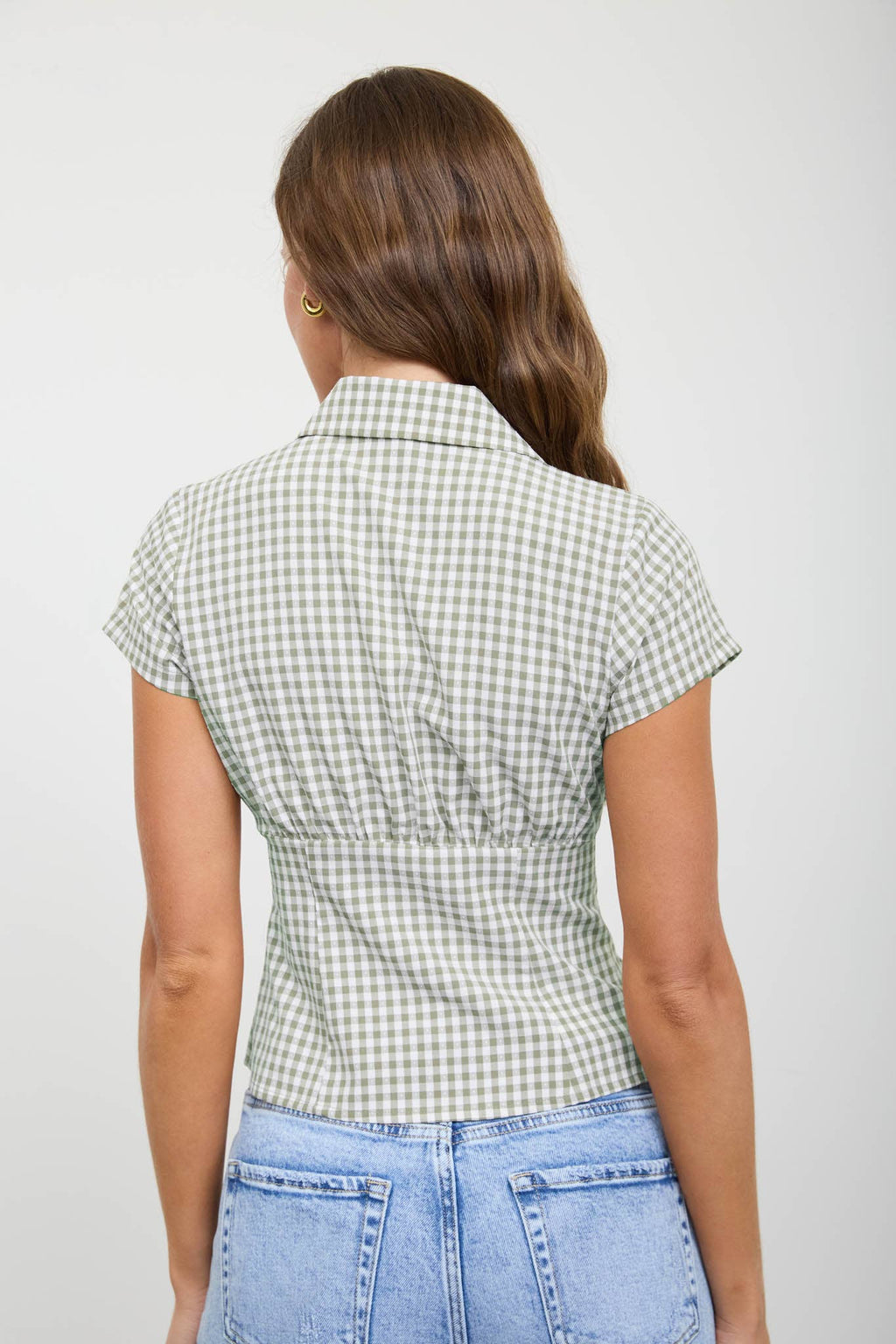 GINGHAM COLLARED SHORT SLEEVE CONTOURED TOP: BROWN