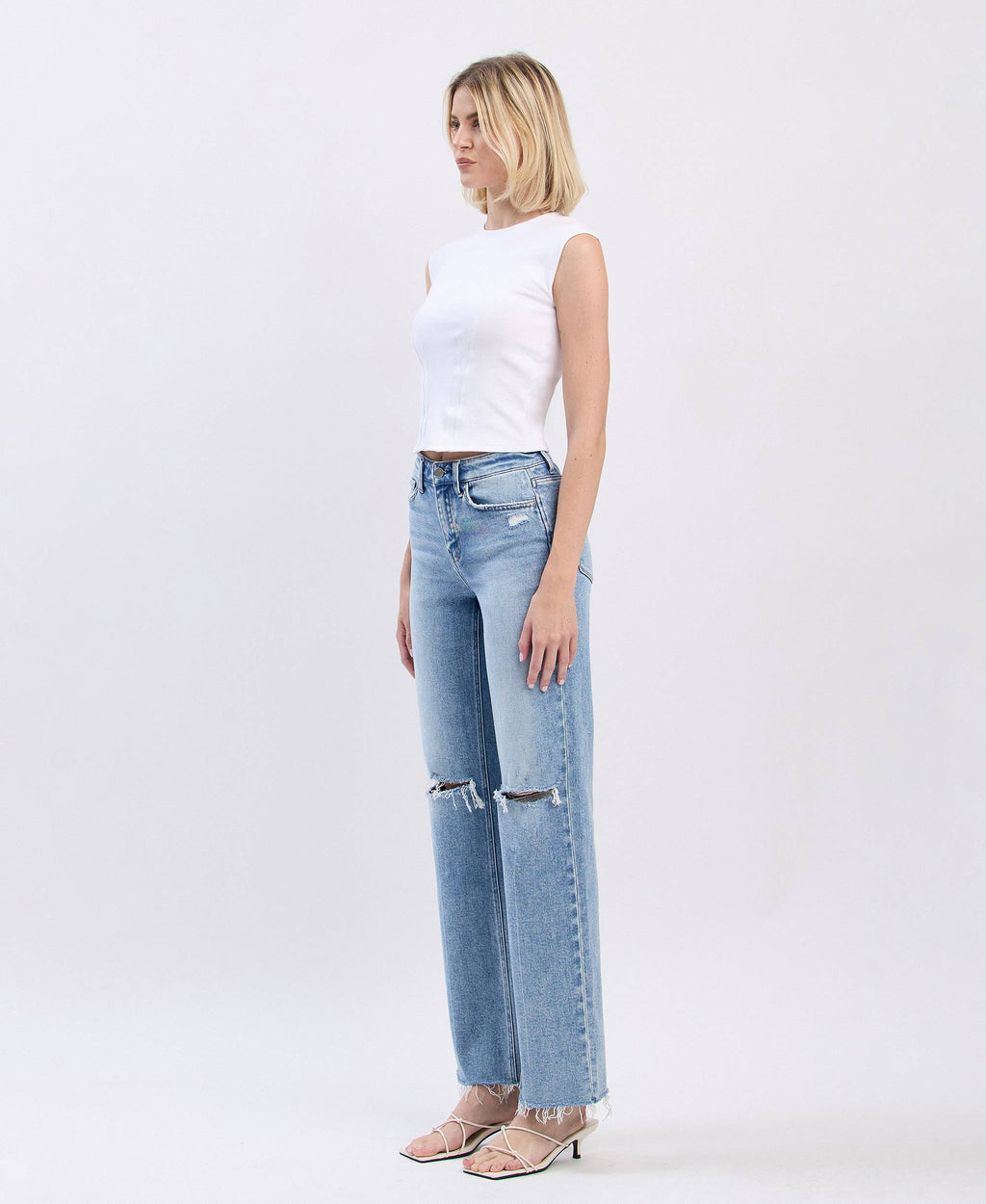 HIGH RISE DISTRESSED SLIM WIDE JEANS
