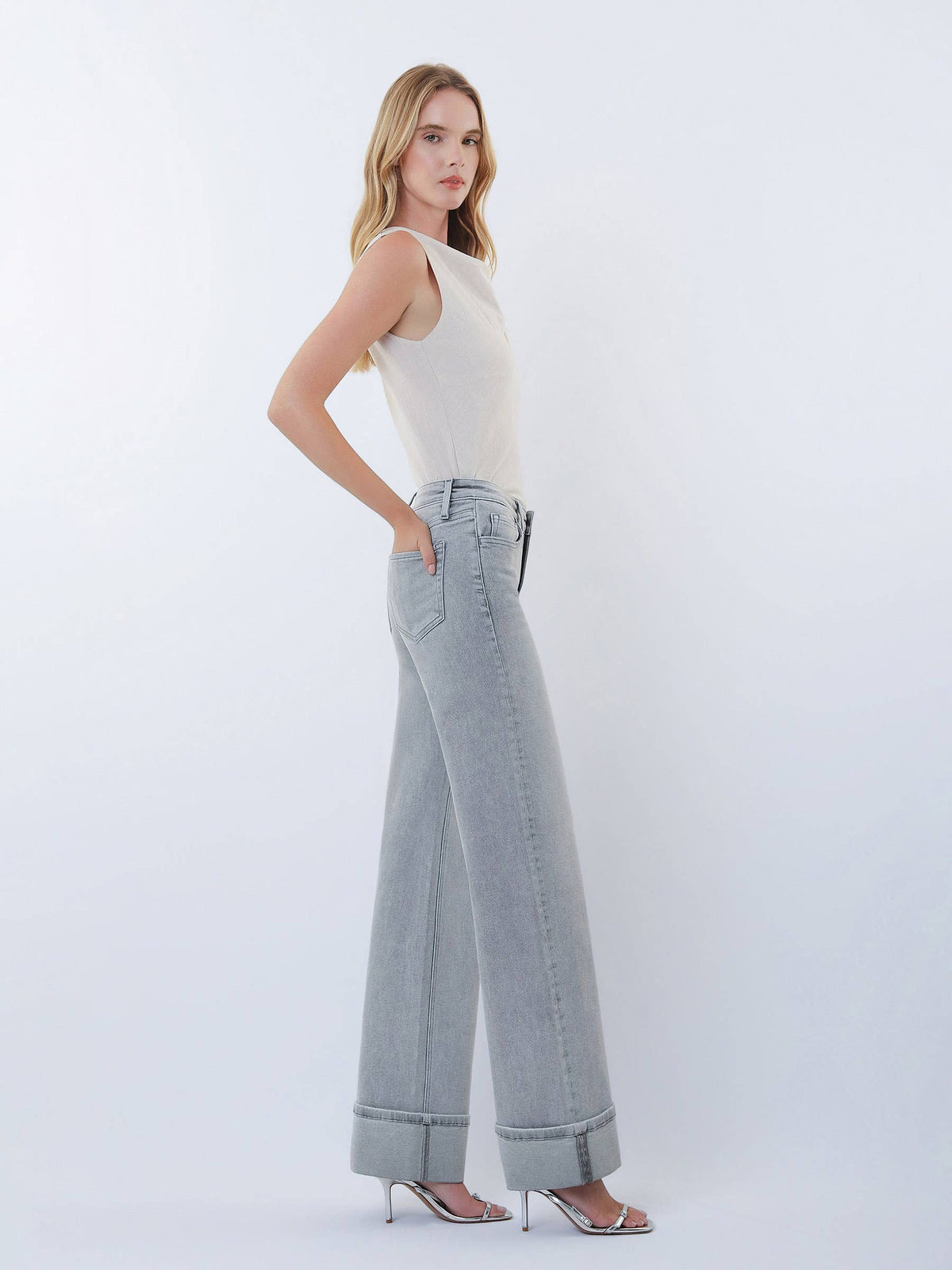 MID RISE FULL LENGTH GREY CUFFED WIDE LEG JEANS F9054GY: GREY / 29