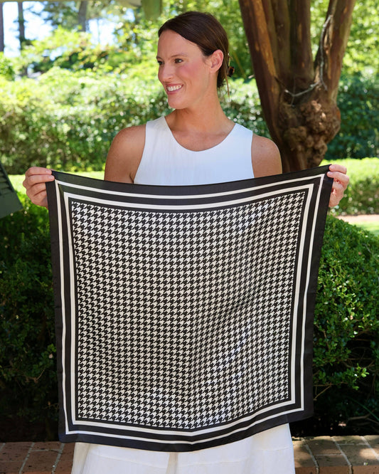 Caroline Hill Carlton Houndstooth Scarf Medium Black White