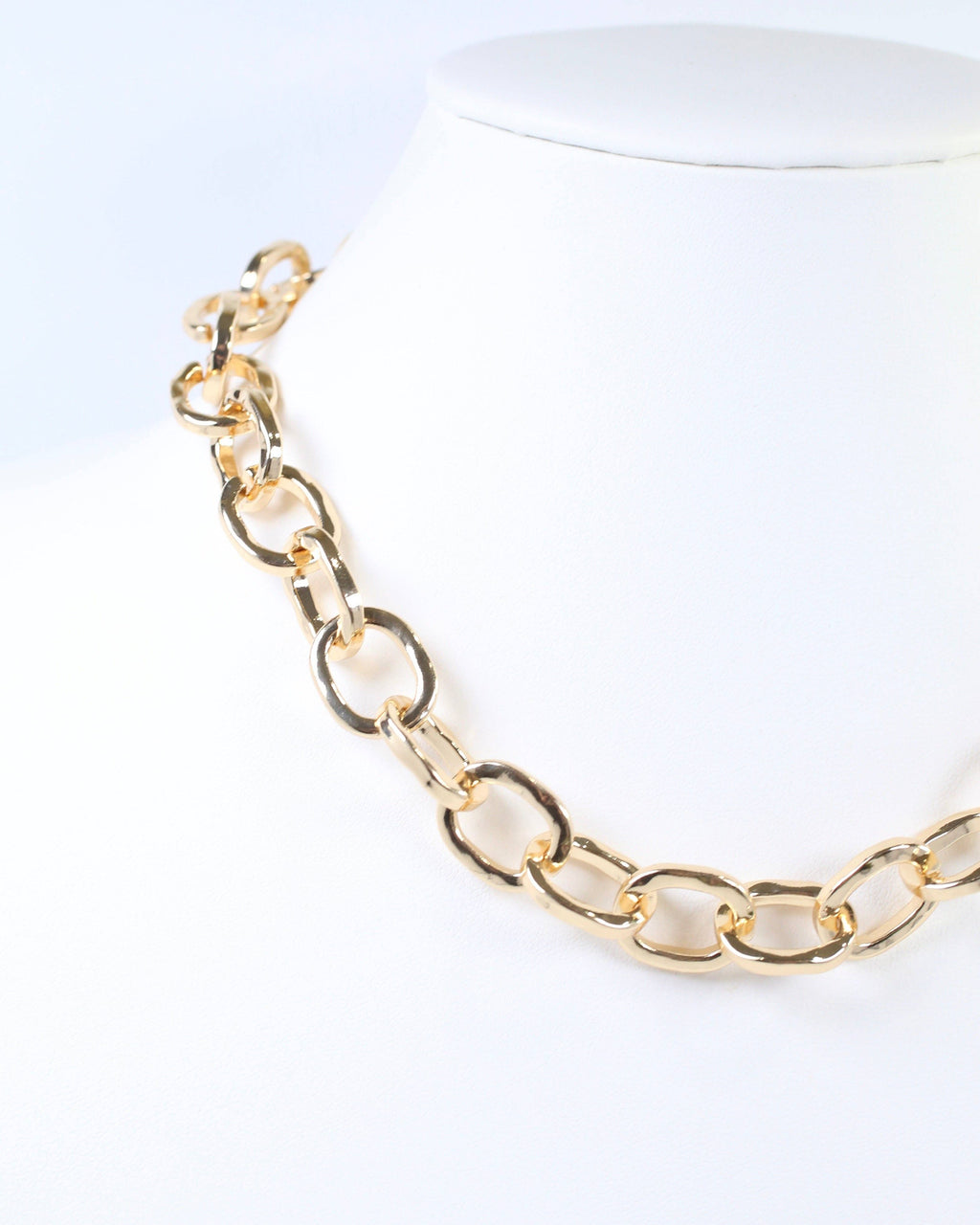 Bexley Oval Link Toggle Necklace Gold: Default