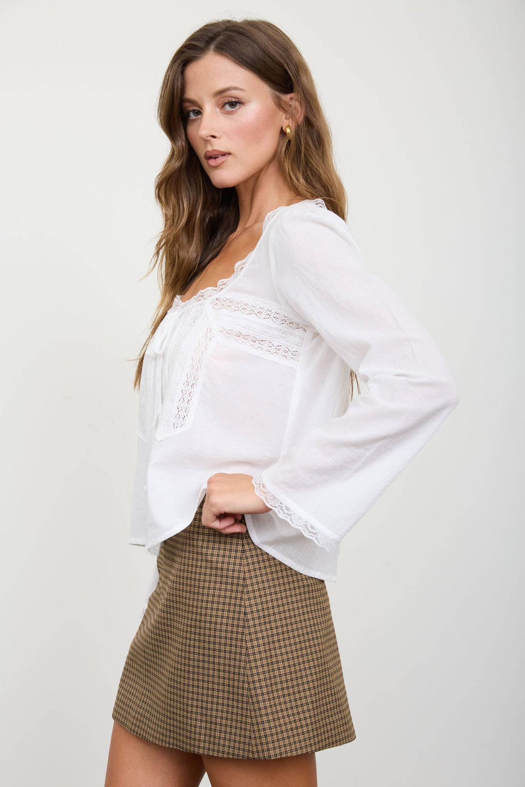 SCOOP NECK FRONT TIE LACE TRIM LONG SLEEVE TOP : BRICK