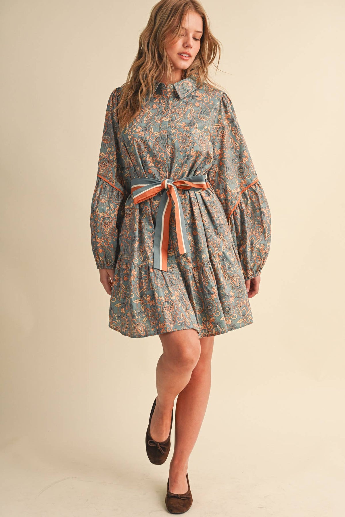FLORAL PAISLEY BUTTON DOWN BELTED MINI DRESS MDR5148: DUSTY TEAL PAISLEY / M