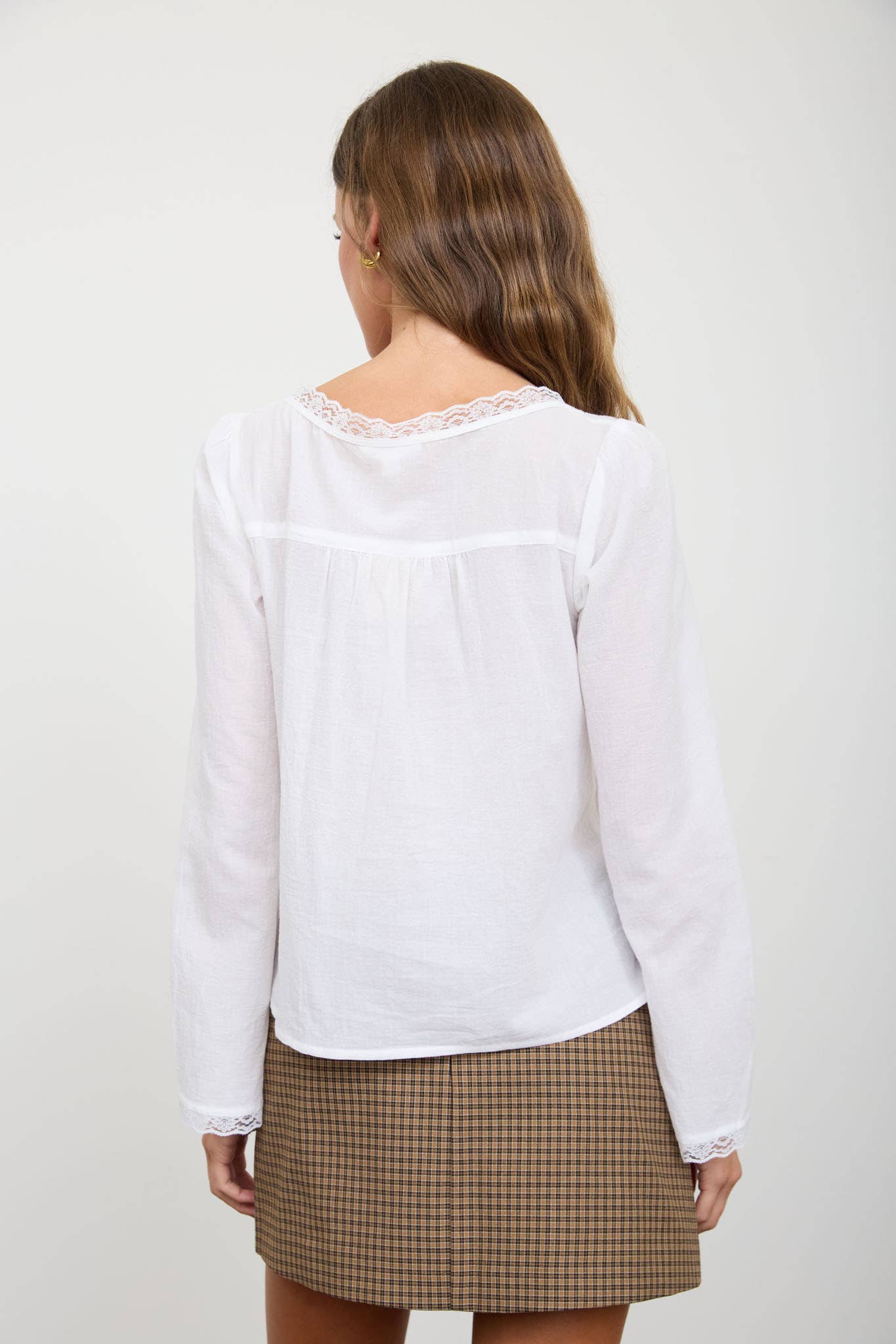 SCOOP NECK FRONT TIE LACE TRIM LONG SLEEVE TOP : BRICK