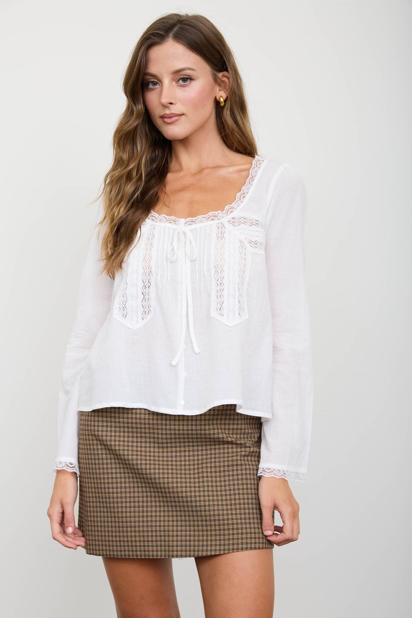 SCOOP NECK FRONT TIE LACE TRIM LONG SLEEVE TOP : BRICK