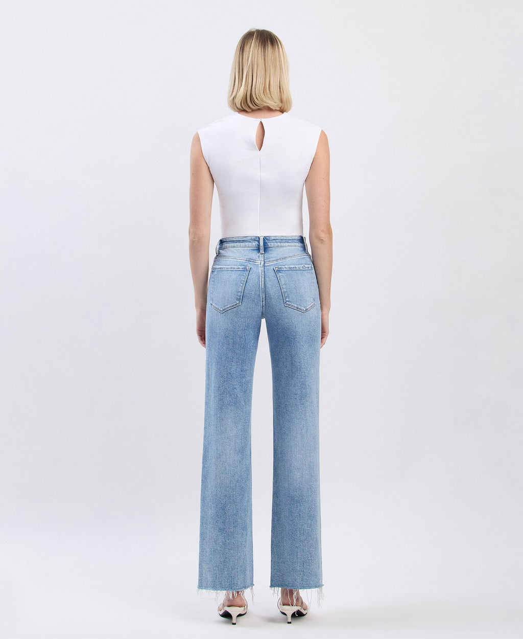 HIGH RISE DISTRESSED SLIM WIDE JEANS