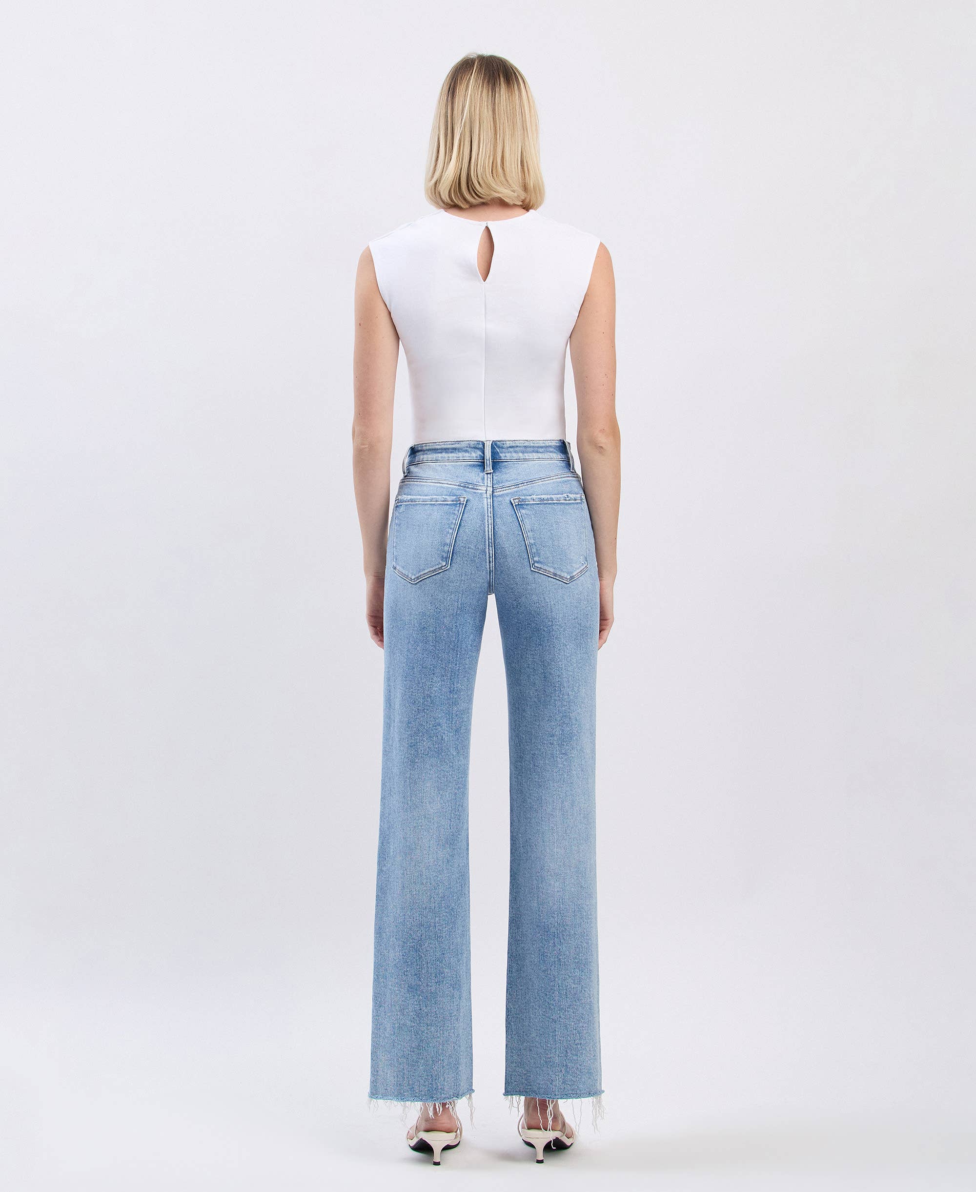 HIGH RISE DISTRESSED SLIM WIDE JEANS