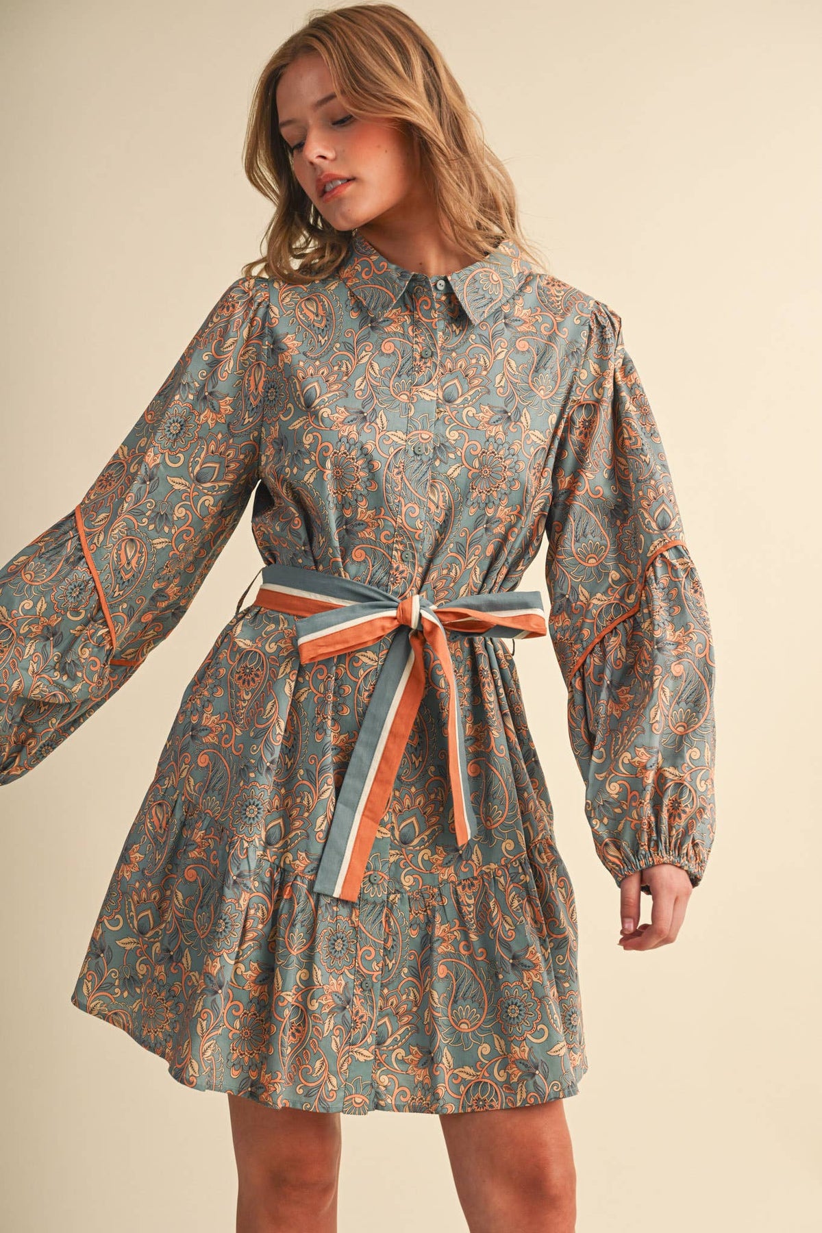 FLORAL PAISLEY BUTTON DOWN BELTED MINI DRESS MDR5148: DUSTY TEAL PAISLEY / M