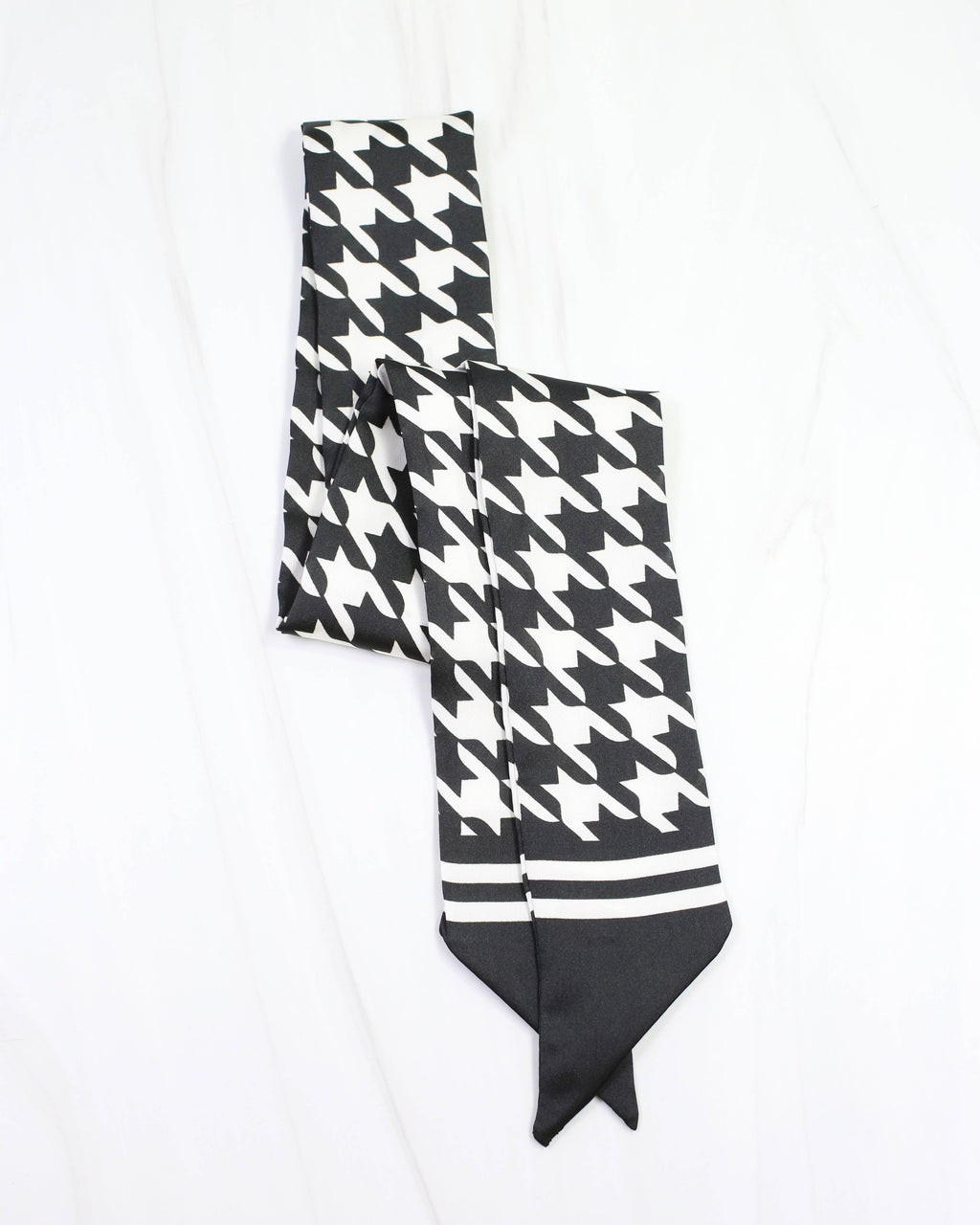 Carlton Houndstooth Skinny Scarf Black White