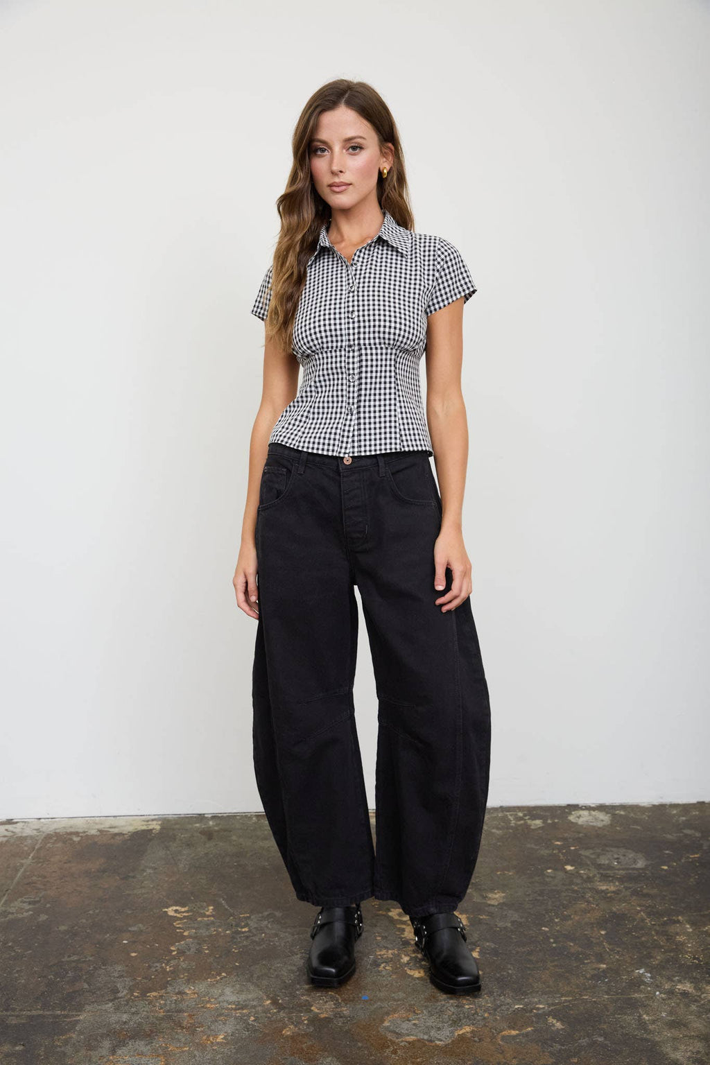 GINGHAM COLLARED SHORT SLEEVE CONTOURED TOP: BROWN
