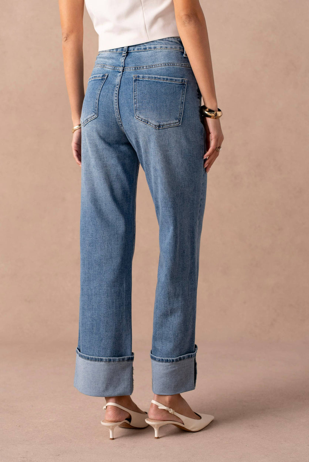 Rolled-up wide leg jeans