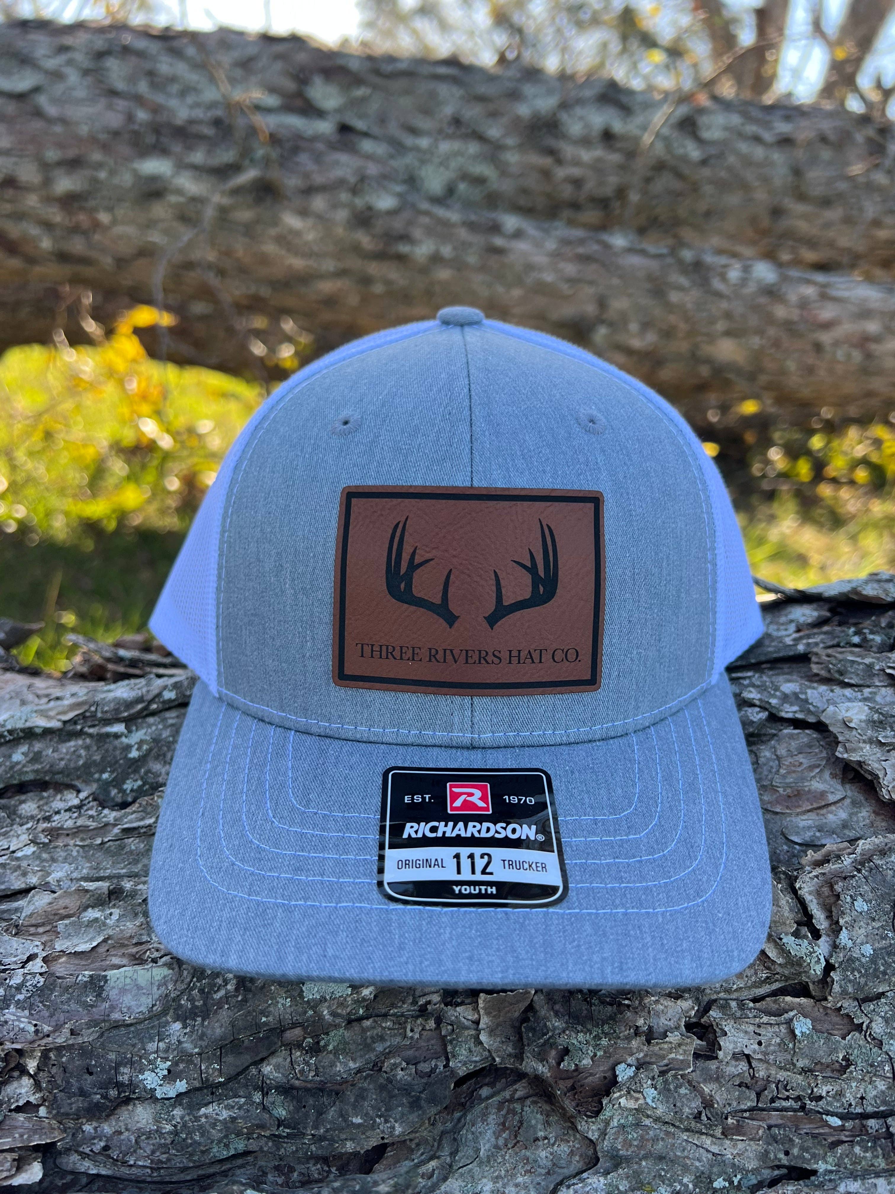 YOUTH - Deer Horns - Richardson 112 Trucker 6 panel: Black/Black