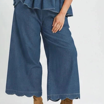 Curvy Scalloped hem pants