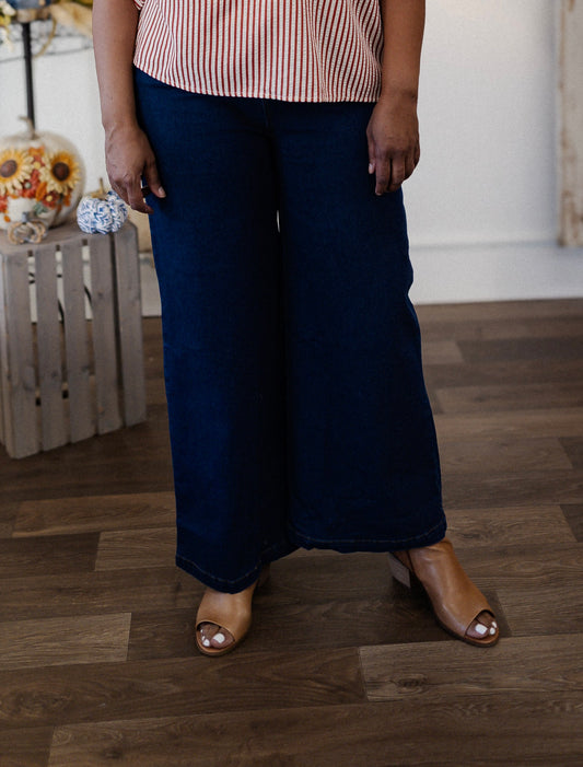 Curvy Denim Cropped Pants