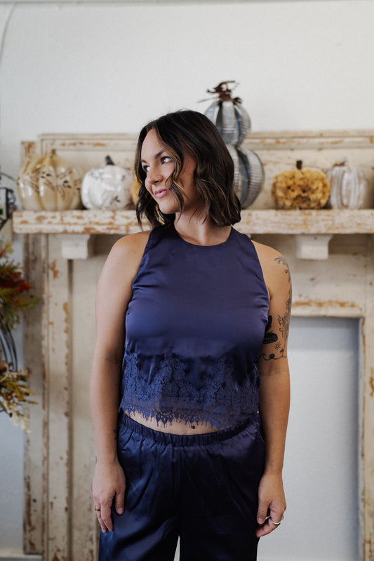 HALTER NECK LACE TRIM DETAIL SLEEVELESS TOP: DUSTY BLUE