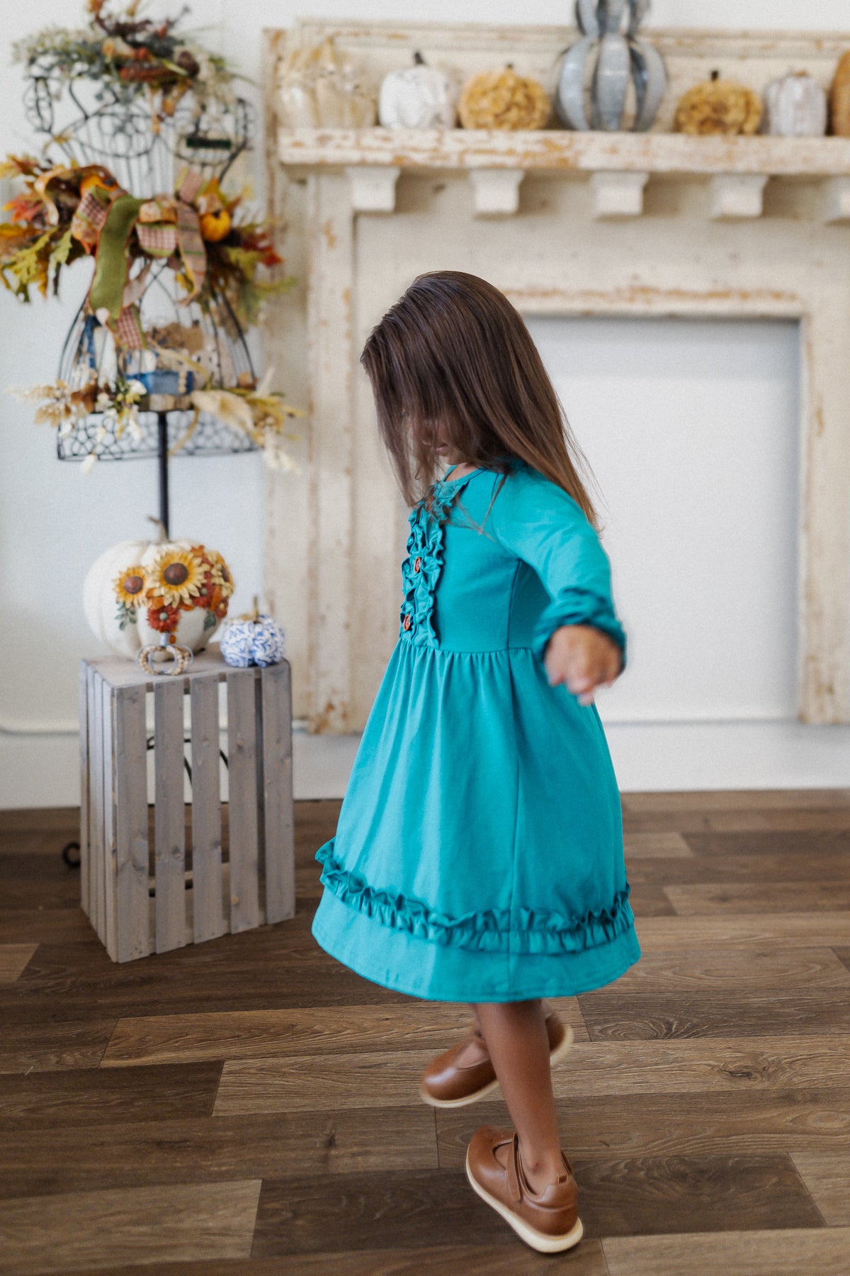 GIRLS LONG SLEEVE RUFFLE BUTTON DRESS