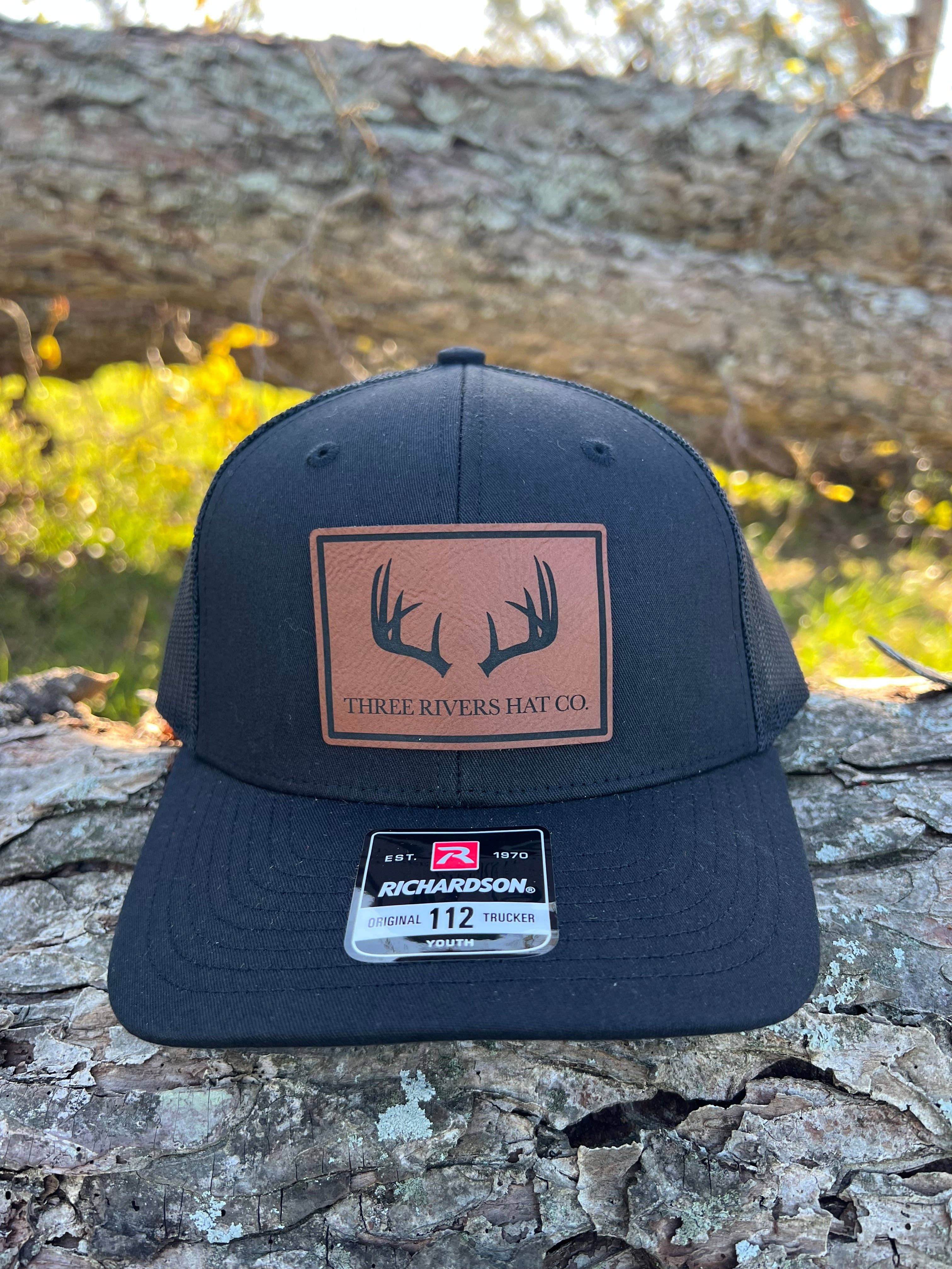 YOUTH - Deer Horns - Richardson 112 Trucker 6 panel: Black/Black