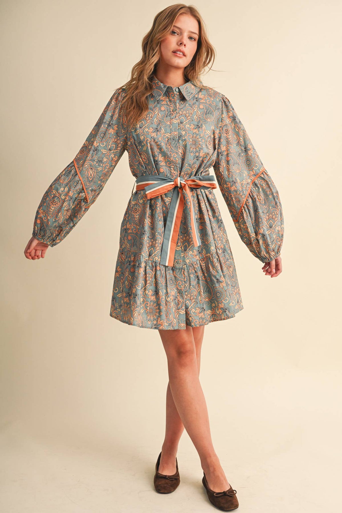 FLORAL PAISLEY BUTTON DOWN BELTED MINI DRESS MDR5148: DUSTY TEAL PAISLEY / M