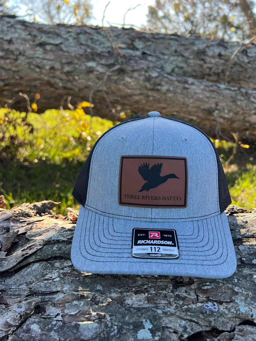 YOUTH - Duck Silhouette - Richardson 112 Trucker 6 panel: Heather Gray/Black