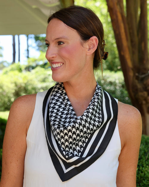 Carlton Houndstooth Scarf Medium Black White