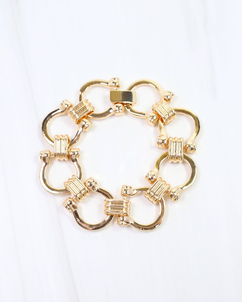 Ely Horsebit Chain Bracelet Gold: Default